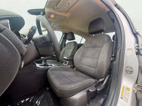 Used 2017 Chevrolet Cruze LT FWD image 20