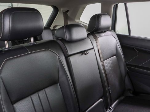 Used 2023 Volkswagen Tiguan SE FWD image 29