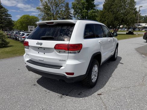 Used 2018 Jeep Grand Cherokee Laredo AWD/4WD image 5