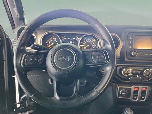 Used 2018 Jeep Wrangler Sport AWD/4WD image 9