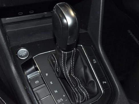 Used 2021 Volkswagen Tiguan SEL AWD/4WD image 16