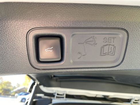 Certified 2024 Ford Expedition Max Limited image 19