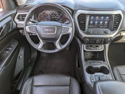 Used 2023 GMC Acadia SLT w/ Technology Package AWD/4WD image 10