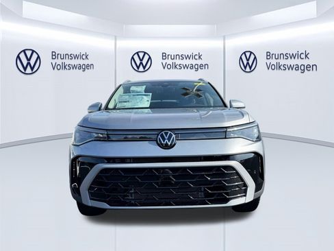 New 2026 Volkswagen Taos SEL AWD/4WD image 2