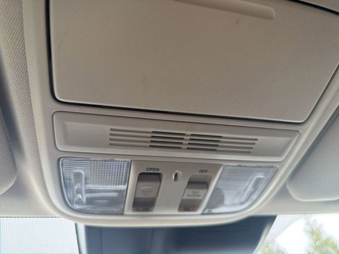 Used 2022 Honda CR-V EX image 16