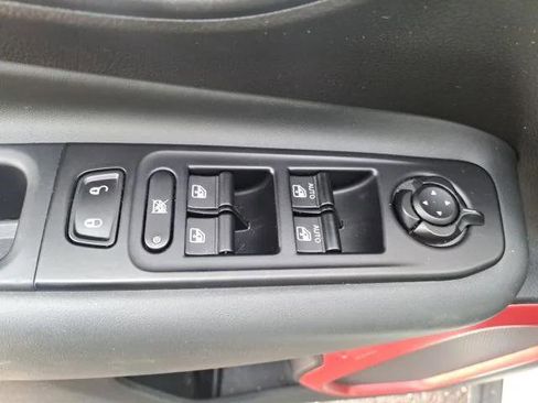 Certified 2022 Jeep Renegade Trailhawk w/ Trailer Tow Group image 13