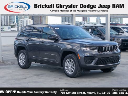 New 2025 Jeep Grand Cherokee Laredo image 3