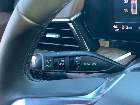 Used 2025 Chevrolet Tahoe High Country image 19