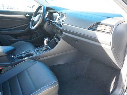 Used 2024 Volkswagen Jetta SE image 20