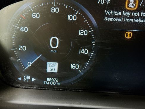 Used 2022 Volvo XC90 T8 Inscription Expression image 16