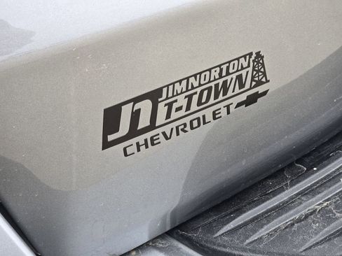 Used 2024 Chevrolet Suburban Z71 w/ Z71 Off-Road Package image 14