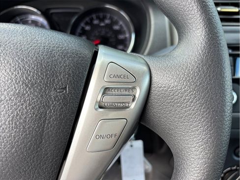 Used 2016 Nissan Versa SV FWD image 18