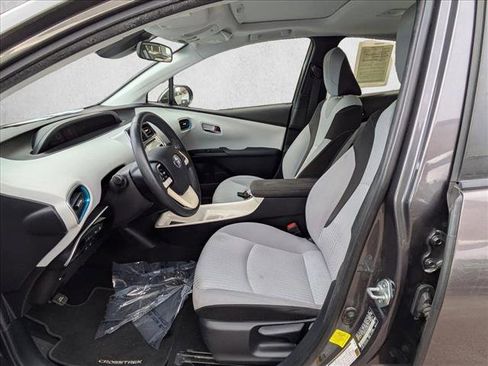 Used 2017 Toyota Prius Three image 10