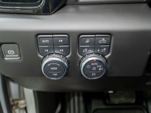 Used 2024 GMC Sierra 2500 AT4 w/ Technology Package image 35