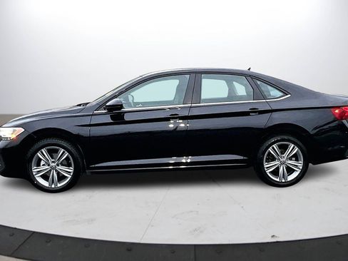 Used 2024 Volkswagen Jetta SE image 6