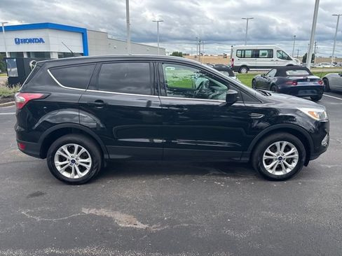 Used 2017 Ford Escape SE FWD image 6