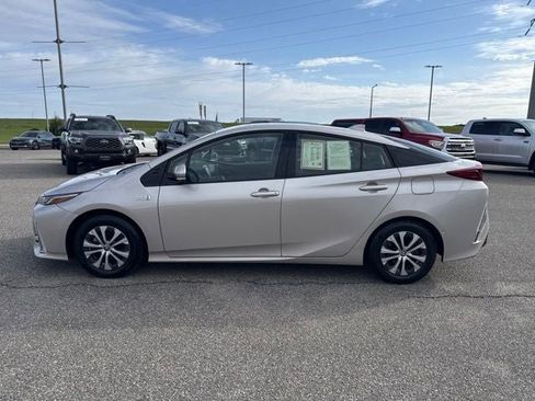 Certified 2020 Toyota Prius Prime Limited FWD image 9
