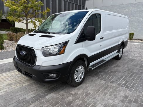 Used 2024 Ford Transit 250 Low Roof w/ Exterior Upgrade Package image 3