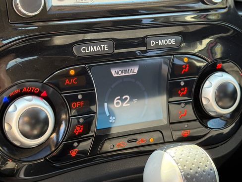 Used 2015 Nissan Juke SV w/ Technology Package image 25