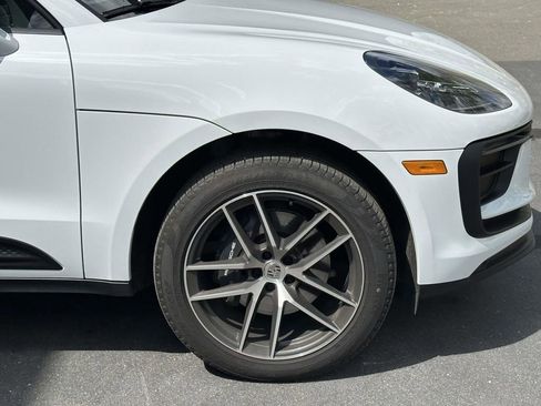 Certified 2026 Porsche Macan AWD/4WD image 9