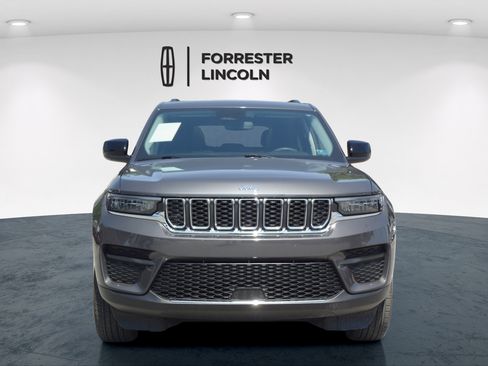 Used 2023 Jeep Grand Cherokee Laredo X AWD/4WD image 8