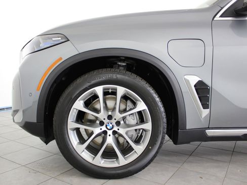 New 2026 BMW X5 xDrive50e image 11