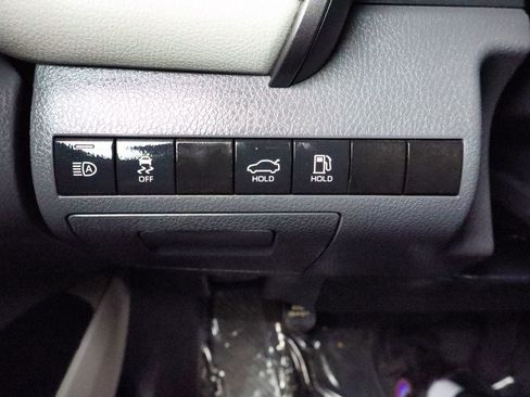 Used 2020 Toyota Camry LE FWD image 47