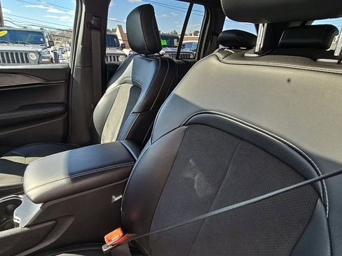 Certified 2025 Jeep Grand Cherokee Altitude image 18