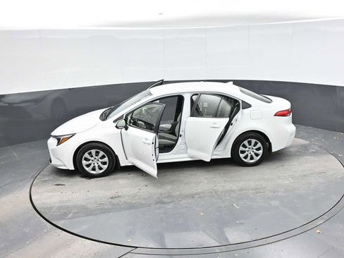Used 2024 Toyota Corolla LE image 27