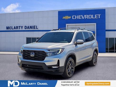 Used 2023 Honda Passport EX-L image 2