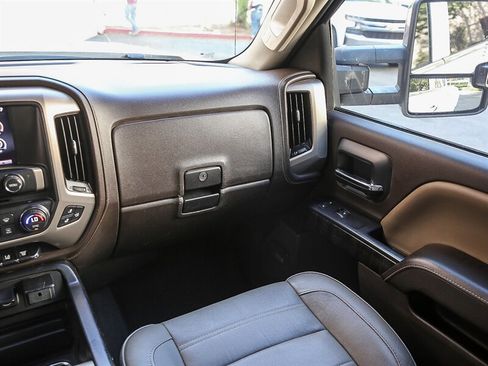 Used 2015 GMC Sierra 3500 Denali w/ Duramax Plus Package image 26