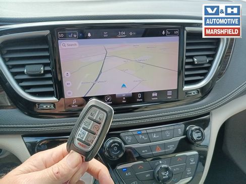 Used 2021 Chrysler Pacifica Limited w/ Premium & Safety Sphere Group AWD/4WD image 17