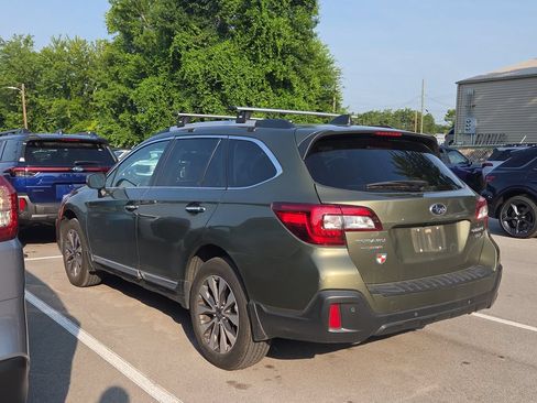 Used 2018 Subaru Outback 3.6R Touring w/ Popular Package #3 AWD/4WD image 8