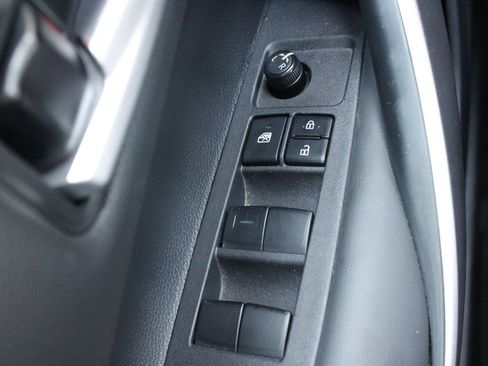 Used 2025 Toyota Corolla SE FWD image 21