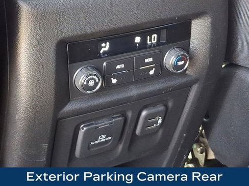 Used 2023 Chevrolet Traverse High Country AWD/4WD image 19