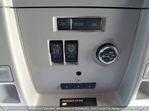 Used 2018 Chevrolet Suburban LT image 53