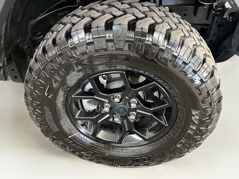 Used 2025 Jeep Wrangler Willys image 11