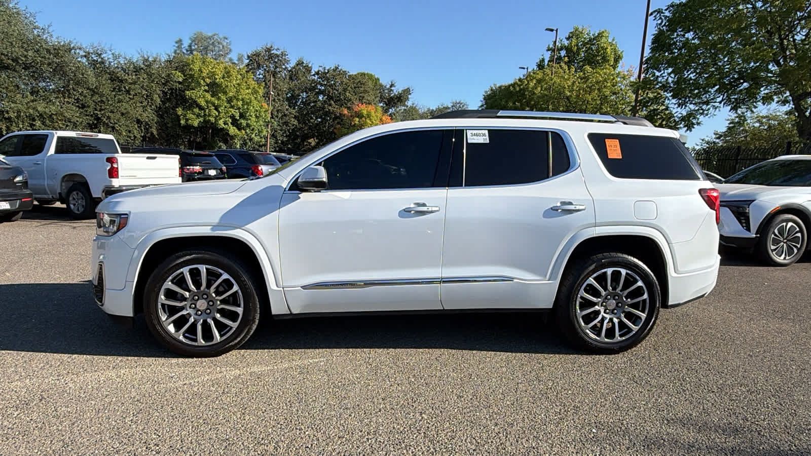Used 2021 GMC Acadia Denali w/ Denali Ultimate Package AWD/4WD image 8