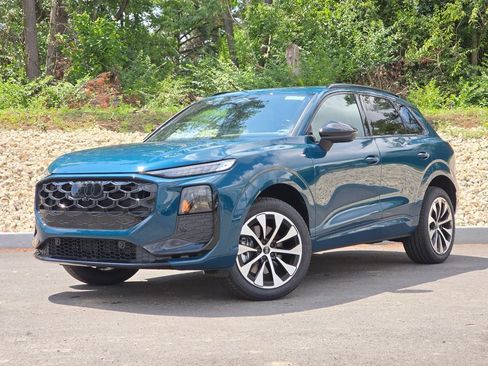 New 2026 Audi Q3 quattro 2.0T AWD/4WD image 2