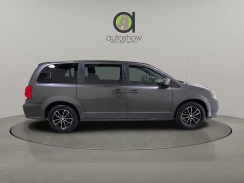 Used 2018 Dodge Grand Caravan SXT w/ Blacktop Package image 8