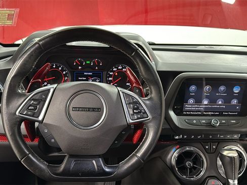 Used 2019 Chevrolet Camaro LT w/ RS Package image 9