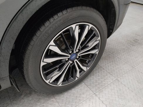 Used 2021 Ford Escape SE w/ SE Sport Appearance Package image 31