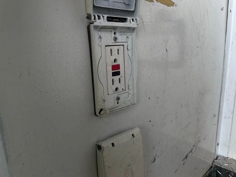 Used 2018 Ford Transit 350 148 High Roof Extended image 26