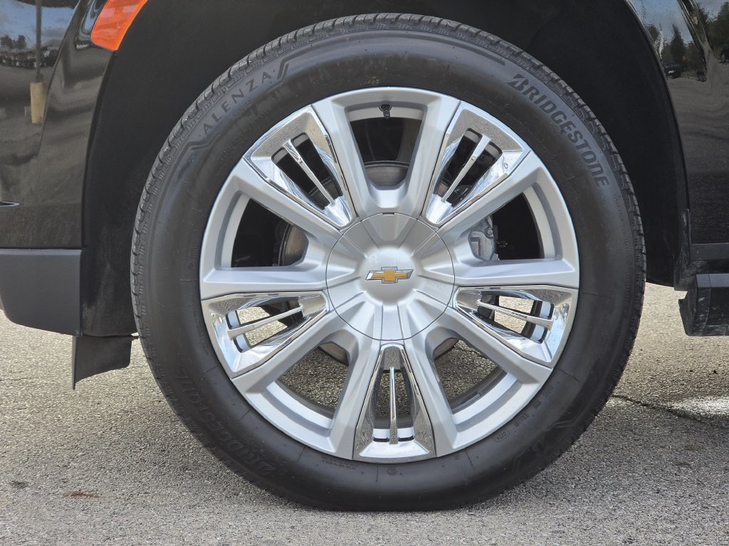Used 2024 Chevrolet Tahoe High Country w/ Premium Package 2 AWD/4WD image 10