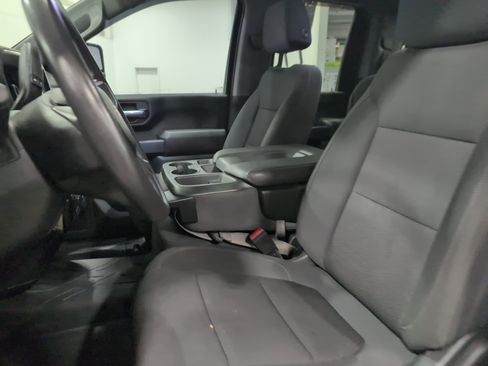 Used 2021 Chevrolet Silverado 2500 Custom w/ Custom Value Package image 7