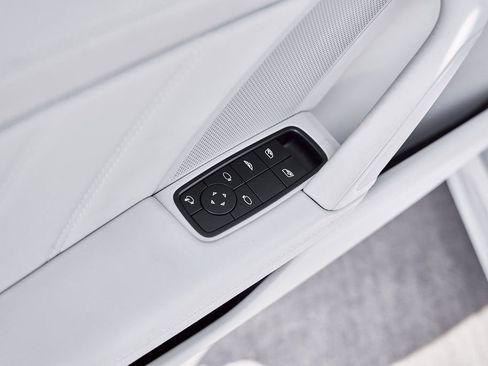 Used 2025 Porsche 911 Turbo S image 30