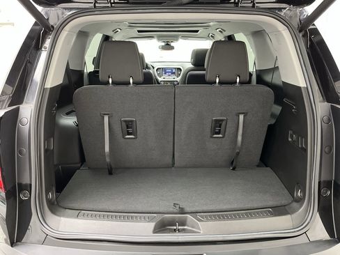 Certified 2023 GMC Acadia SLE w/ Driver Convenience Package image 32