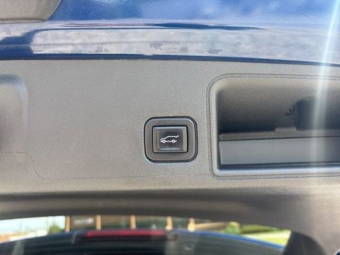 Used 2022 GMC Terrain SLT w/ Tech Package AWD/4WD image 40