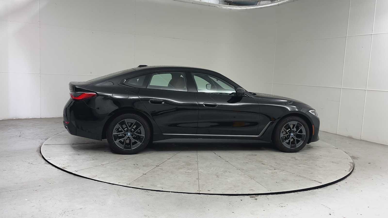 Used 2023 BMW i4 eDrive35 w/ Premium Package RWD image 9
