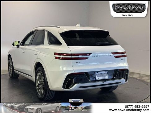 Used 2025 Genesis GV70 2.5T AWD/4WD image 8